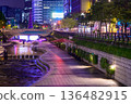A beautiful urban night view of Cheonggyecheon Stream flowing through the center of Seoul, South Korea 136482915