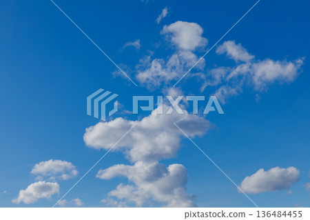 Winter sky 136484455