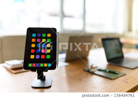 平板電腦和PC工作 136484761