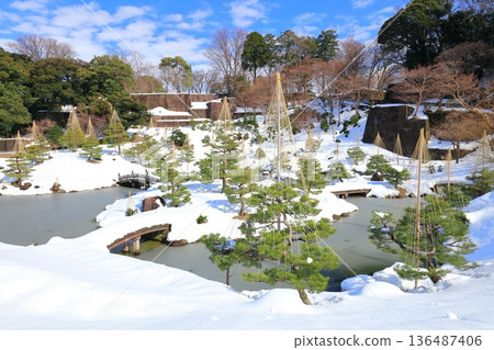 [Ishikawa Prefecture] The Silver-White Kanazawa Castle and Gyokusen'inmaru Garden 136487406