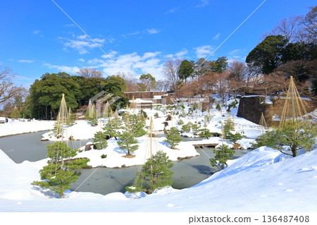 [Ishikawa Prefecture] The Silver-White Kanazawa Castle and Gyokusen'inmaru Garden 136487408