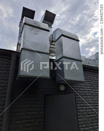 Efficient air ducts ensure better airflow and air conditioning performance Efficient air ducts ensure better airflow and air conditioning performance 136487585