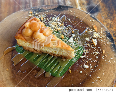 Macadamia cheese cake, dessert Macadamia cheese cake, dessert 136487925