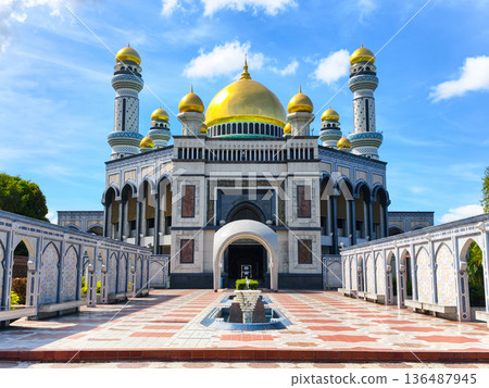 Masjid Jame' Asr Hassanil Bolkiah is the largest mosque in Brunei. Masjid Jame' Asr Hassanil Bolkiah is the largest mosque in Brunei. 136487945