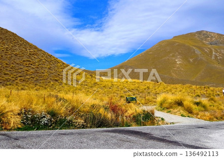 Lindis Pass, South Island, New Zealand Lindis Pass, South Island, New Zealand 136492113