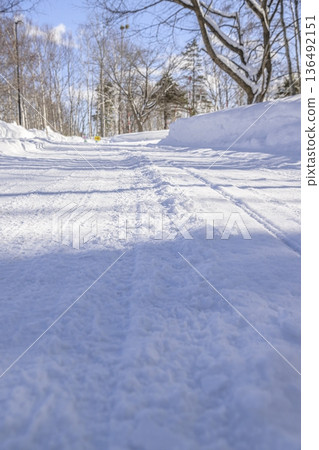 北海道的雪道 北海道的雪道 136492151