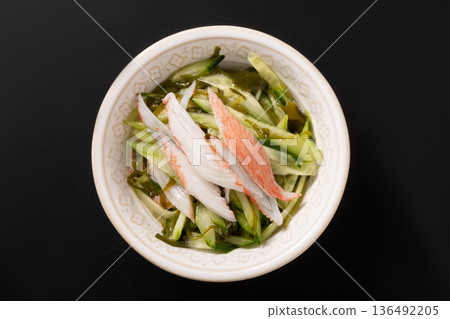 醋拌菜(海帶、小黃瓜、蟹肉棒) 醋拌菜(海帶、小黃瓜、蟹肉棒) 136492205
