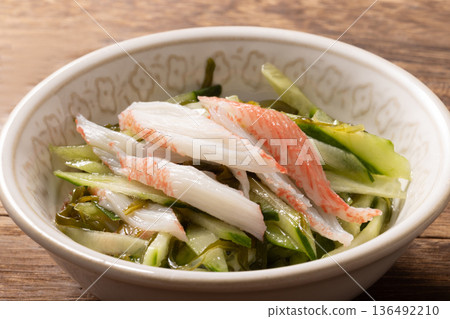 Vinegared dish (mekabu seaweed, cucumber, crab sticks) Vinegared dish (mekabu seaweed, cucumber, crab sticks) 136492210
