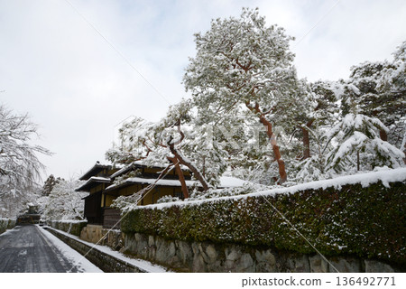 Snowy Nanzenji Temple area, Nomura Museum of Art, Sakyo Ward, Kyoto City 136492771