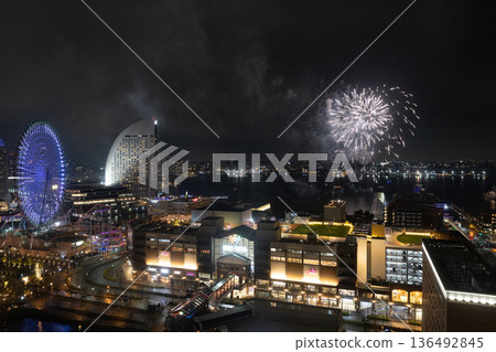 橫濱港未來的夜景 橫濱港未來的夜景 136492845
