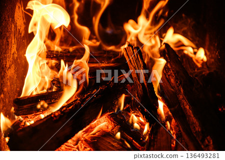 Burning flames, bonfire scene Burning flames, bonfire scene 136493281