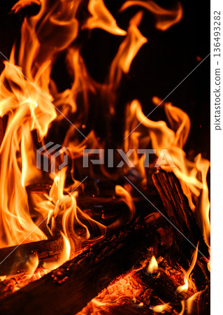 Burning flames, bonfire scene 136493282