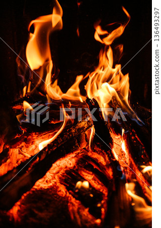 Burning flames, bonfire scene Burning flames, bonfire scene 136493297