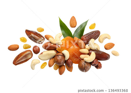 Nuts and dried fruits are scattered for snacks, PNG Nuts and dried fruits are scattered for snacks, PNG 136493368