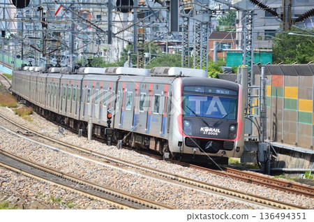 Scenery of the Seoul Metropolitan Subway Line 1 in motion Scenery of the Seoul Metropolitan Subway Line 1 in motion 136494351