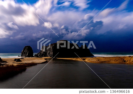 立岩夜景 136496616