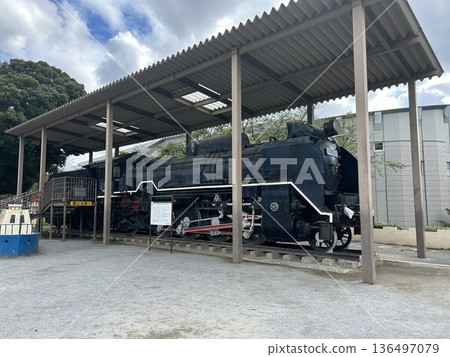 This is a side view of the D51 locomotive at Oji Asukayama, a theme park adjacent to Oji Station in Kita Ward, Tokyo. This is a side view of the D51 locomotive at Oji Asukayama, a theme park adjacent to Oji Station in Kita Ward, Tokyo. 136497079