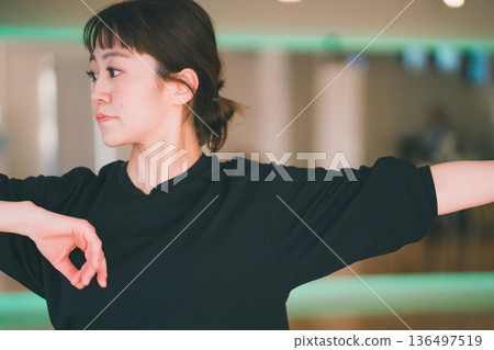 舞 舞蹈 跳舞 136497519