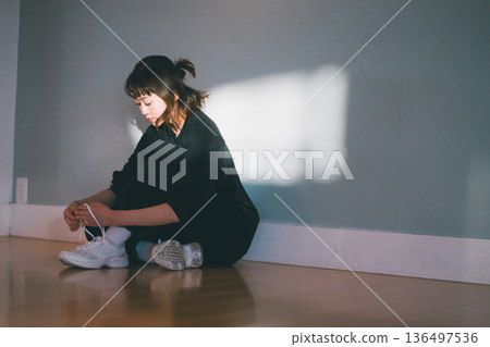 dancing, female, lady 136497536