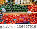 Vegetable stand 136497910