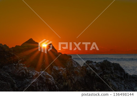 Morning sun illuminating the coastline Morning sun illuminating the coastline 136498144