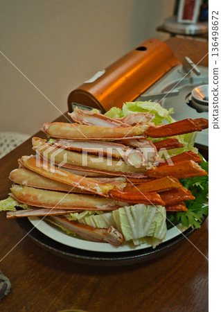 Preparing the crab hotpot Preparing the crab hotpot 136498672