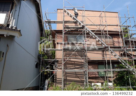 建築鷹架、外牆更換、金屬板材、鍍錫鐵皮噴漆工程 建築鷹架、外牆更換、金屬板材、鍍錫鐵皮噴漆工程 136499232