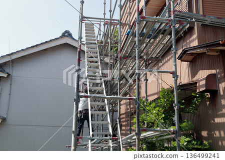 建築鷹架、外牆更換、金屬板材、鍍錫鐵皮噴漆工程 建築鷹架、外牆更換、金屬板材、鍍錫鐵皮噴漆工程 136499241