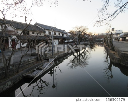 黎明時的倉敷美學街區(岡山縣倉敷市) 黎明時的倉敷美學街區(岡山縣倉敷市) 136500379