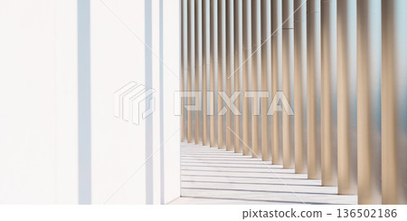 一條現代建築走廊，兩側林立著柱子：光影交錯，營造極簡設計感。 136502186