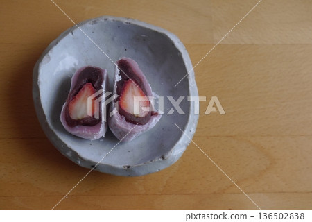 草莓大福（橫切面） 136502838