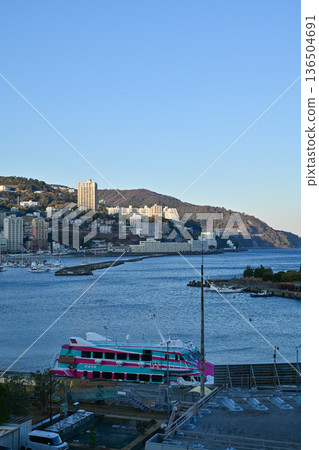 熱海海岸的傍晚景色 熱海海岸的傍晚景色 136504691
