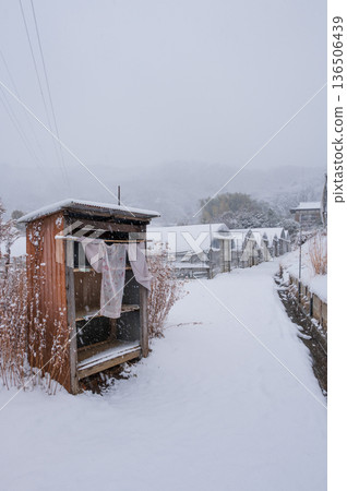 Snowy rural scenery in Kitayana, Hadano City in winter Snowy rural scenery in Kitayana, Hadano City in winter 136506439