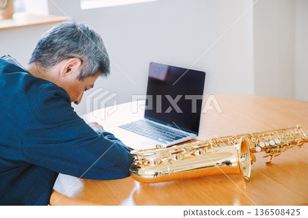 在家上線上薩克斯風課 136508425