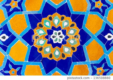 撒馬爾罕古里埃米爾陵墓外牆上的瓷磚 撒馬爾罕古里埃米爾陵墓外牆上的瓷磚 136508660