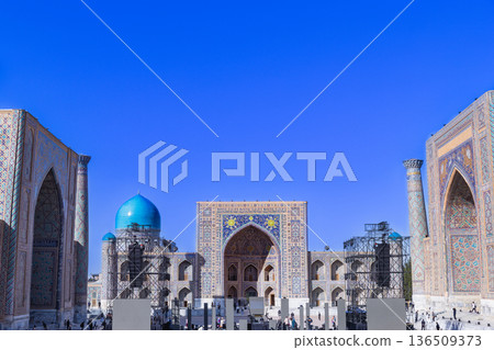 撒馬爾罕事件期間的雷吉斯坦廣場 136509373