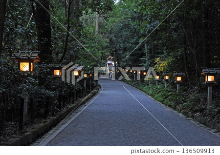 黃昏時分的大見輪神社 黃昏時分的大見輪神社 136509913