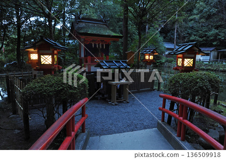 黃昏時分的大見輪神社與市引島姬神社 136509918