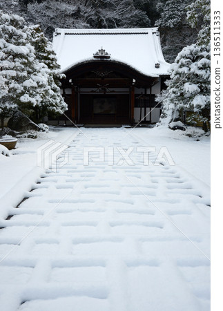 京都市左京區北條寺入口，白雪皚皚的南禪寺 136511333