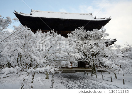 京都市左京區南禪寺三門的雪 136511385