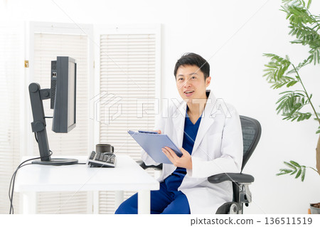 Medical white coat men conversation 136511519