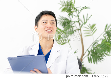 Medical white coat men conversation 136511522