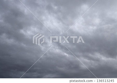 多雲的天空 多雲的天空 136513245