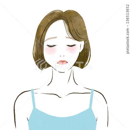 一位雙眼緊閉、表情悲傷的女子，似乎正遭受身體不適和皮膚問題的困擾。 136513652