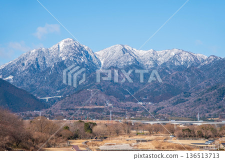 Mount Gozaisho seen from Komono Bridge (Komono Town, Mie Prefecture) Mount Gozaisho seen from Komono Bridge (Komono Town, Mie Prefecture) 136513713