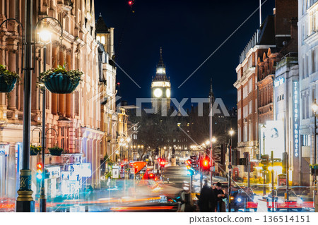 London Trafalgar Square and Elizabeth Tower at night London Trafalgar Square and Elizabeth Tower at night 136514151