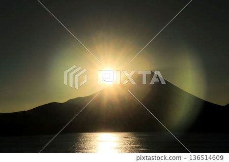 First sunrise of the year, Mount Fuji, and Lake Motosu First sunrise of the year, Mount Fuji, and Lake Motosu 136514609