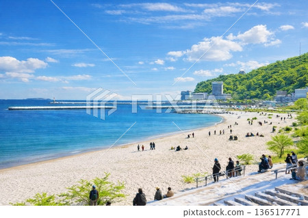 熱海海灘，嫩葉蔥蘢，綠意盎然 136517771