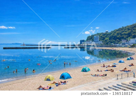 熱海,沙灘與藍天 熱海,沙灘與藍天 136518817