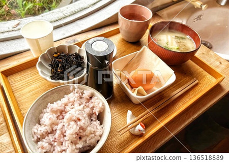 米飯和味噌湯 米飯和味噌湯 136518889